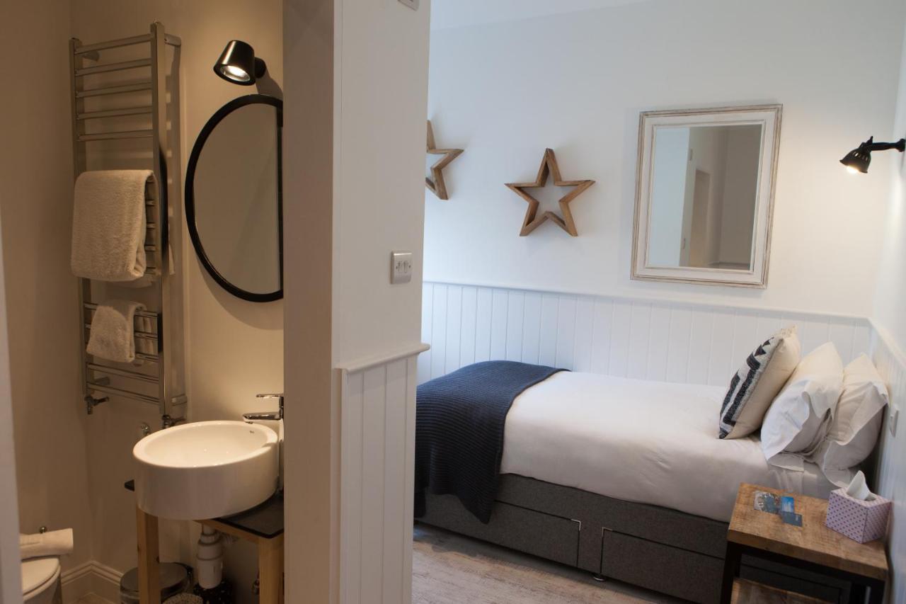 Bed and Breakfast The Victoria à Braye Extérieur photo